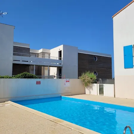 Avec Piscine Et Acces Direct A La *